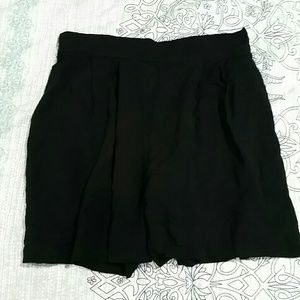 Black H&M shorts